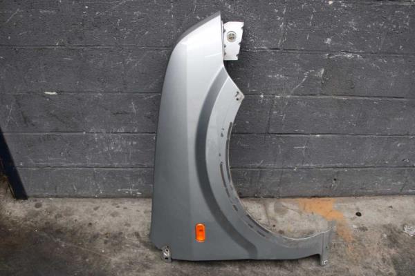 AILE AVANT DROIT FORD FUSION+ 2002-2005 - Vue 1